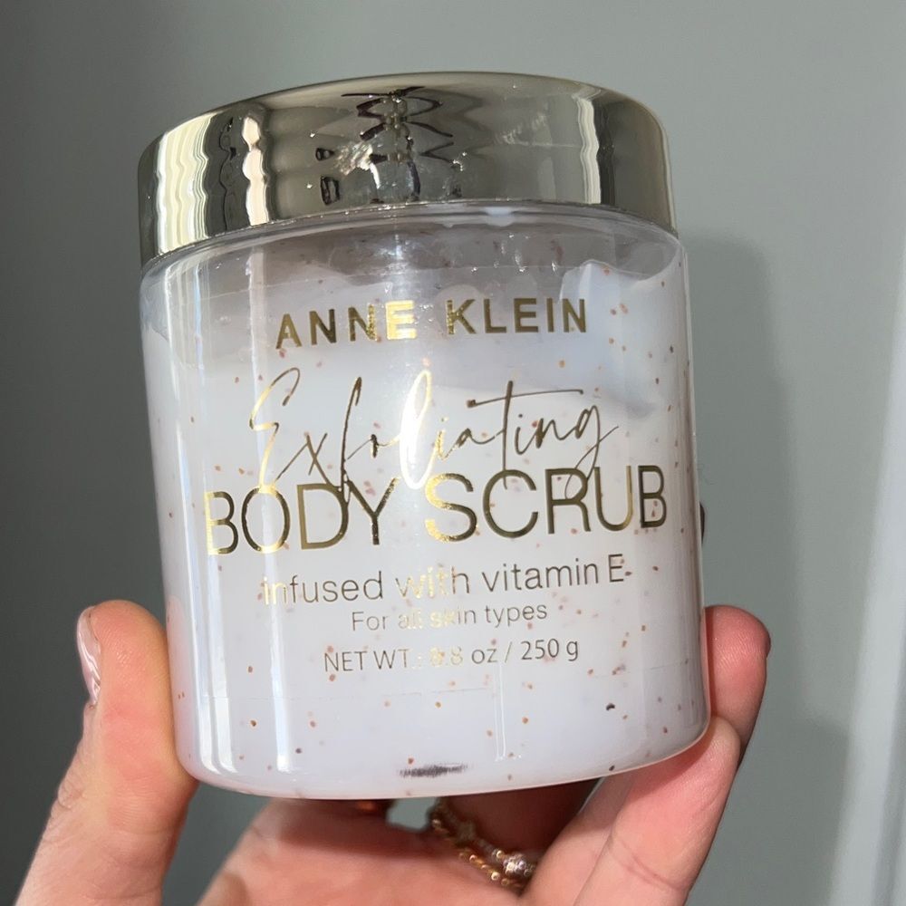 Anne Klein Exfoliating Body Scrub - White and Gold